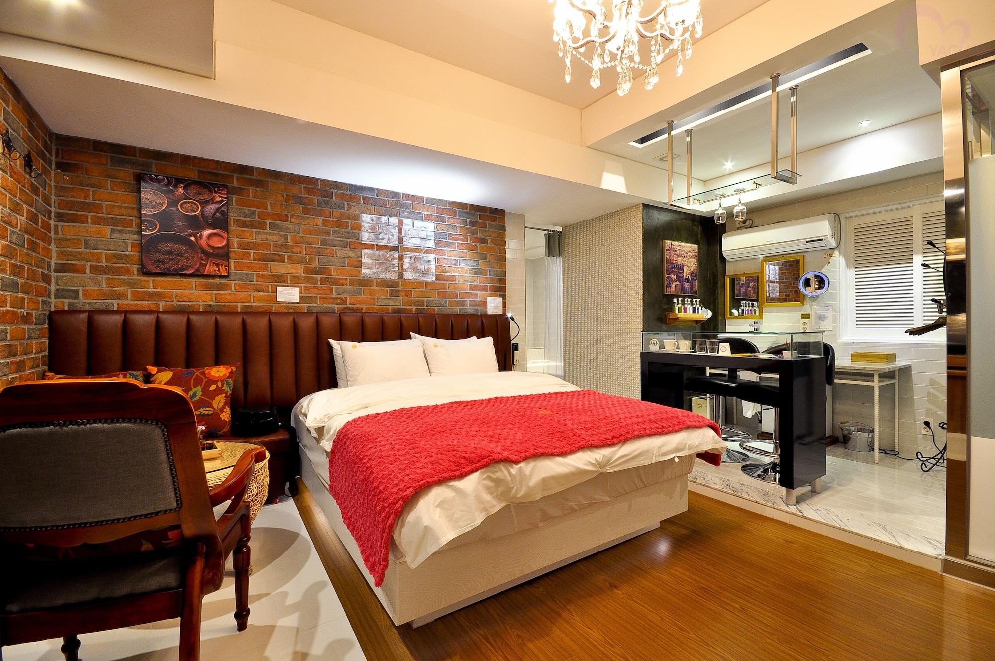 February Hotel Apsan Daegu Eksteriør billede