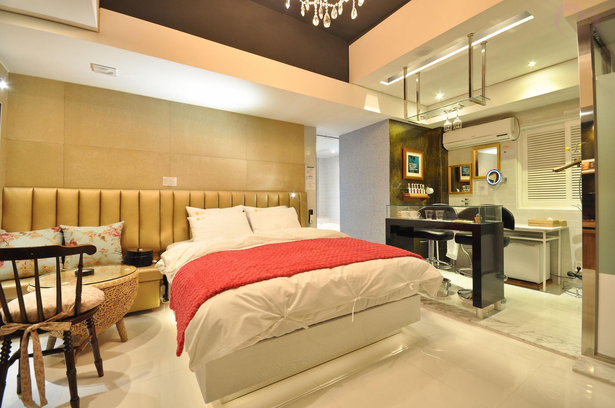 February Hotel Apsan Daegu Eksteriør billede