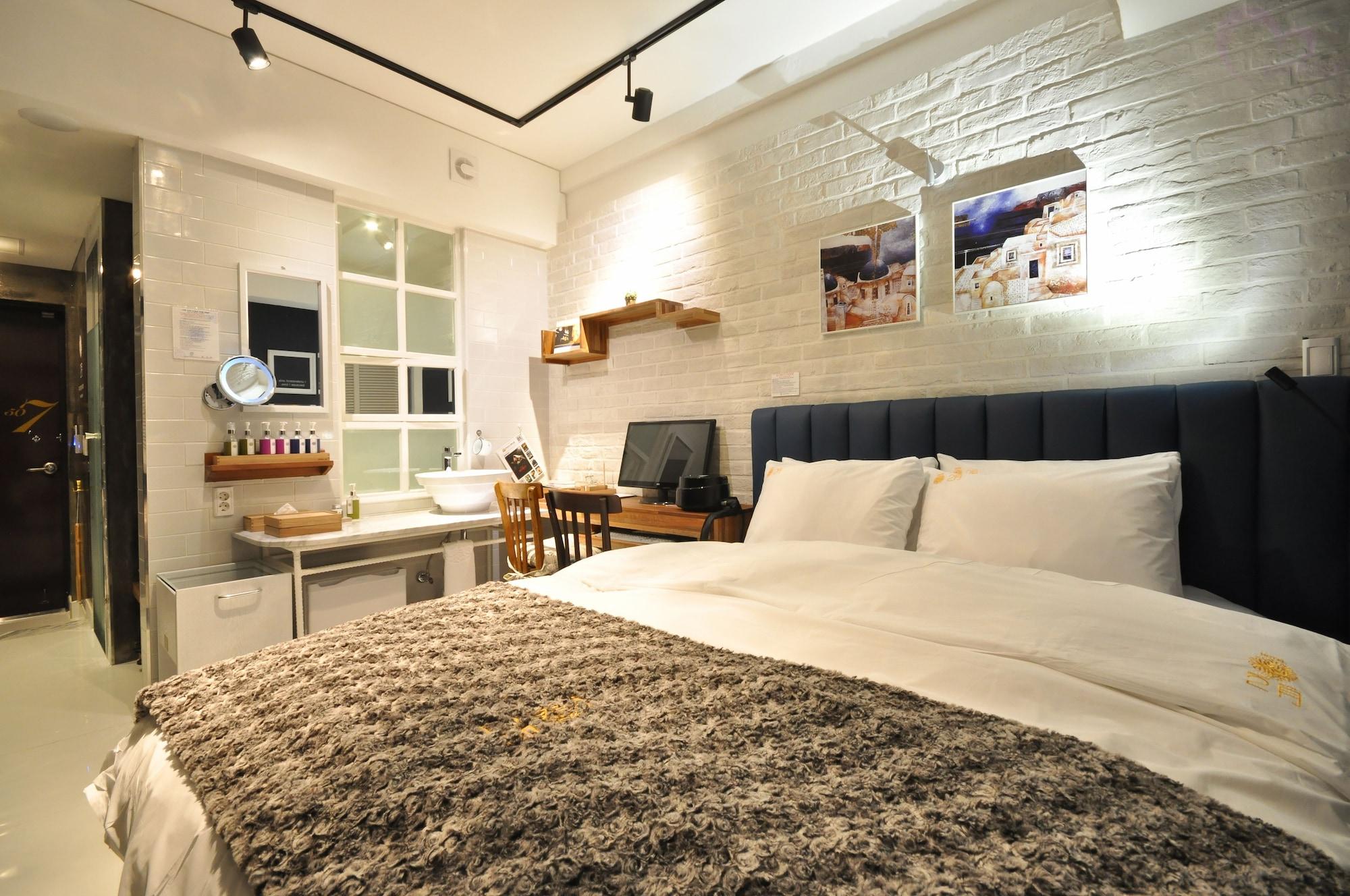 February Hotel Apsan Daegu Eksteriør billede