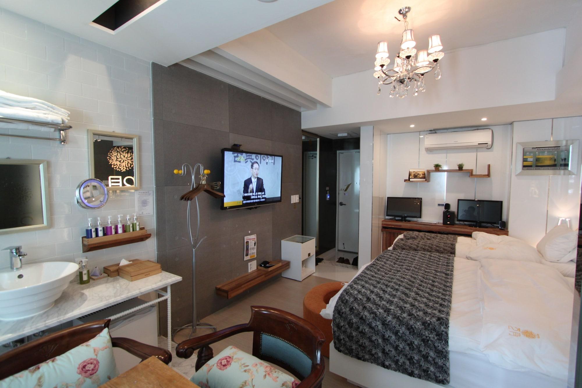 February Hotel Apsan Daegu Eksteriør billede