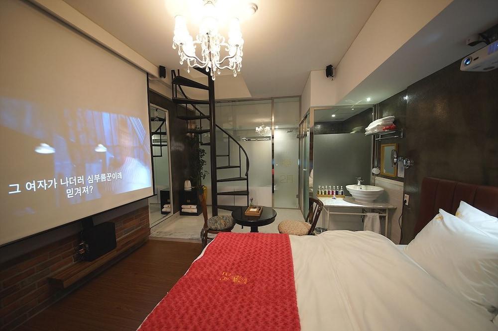 February Hotel Apsan Daegu Eksteriør billede