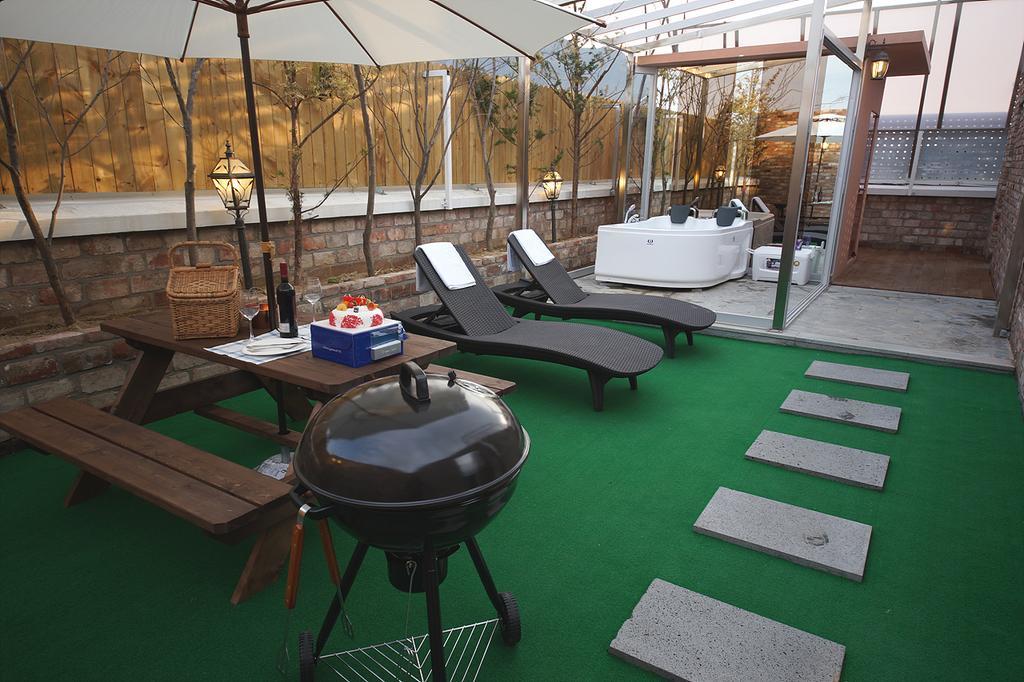 February Hotel Apsan Daegu Eksteriør billede